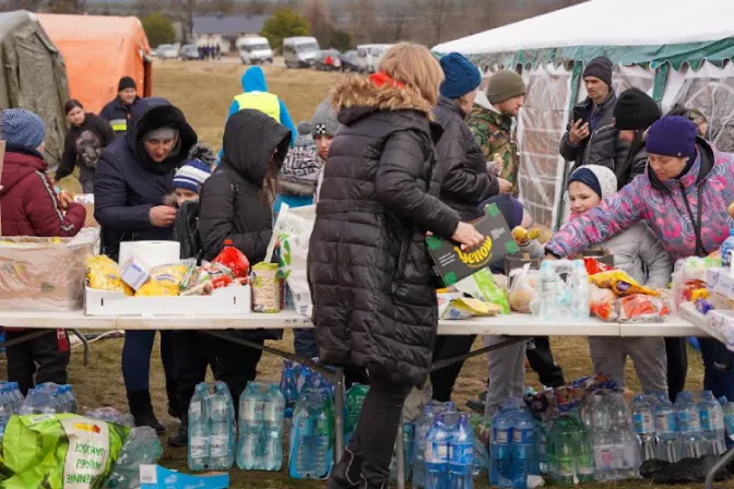 La Iglesia Católica en Polonia acoge a cientos de miles de refugiados de Ucrania